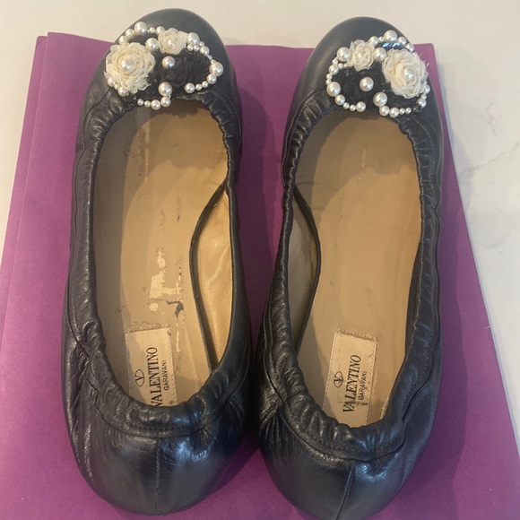 🤩VALENTINO SHOES🤩 - Picture 1 of 7